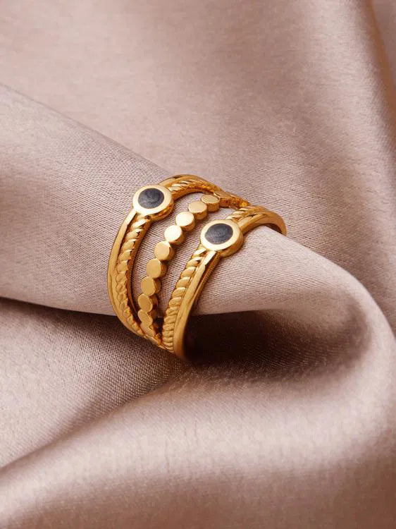 BLACK STUD GOLD RING